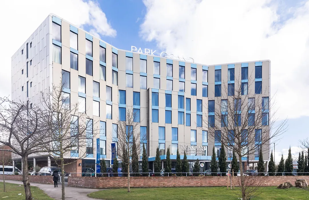 Park Grand Heathrow-1